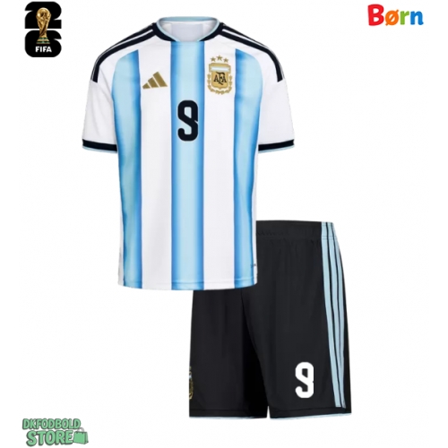 Argentina Julian Alvarez #9 Replika Babytøj Hjemmebanesæt Børn VM 2026 Kortærmet (+ Korte bukser)